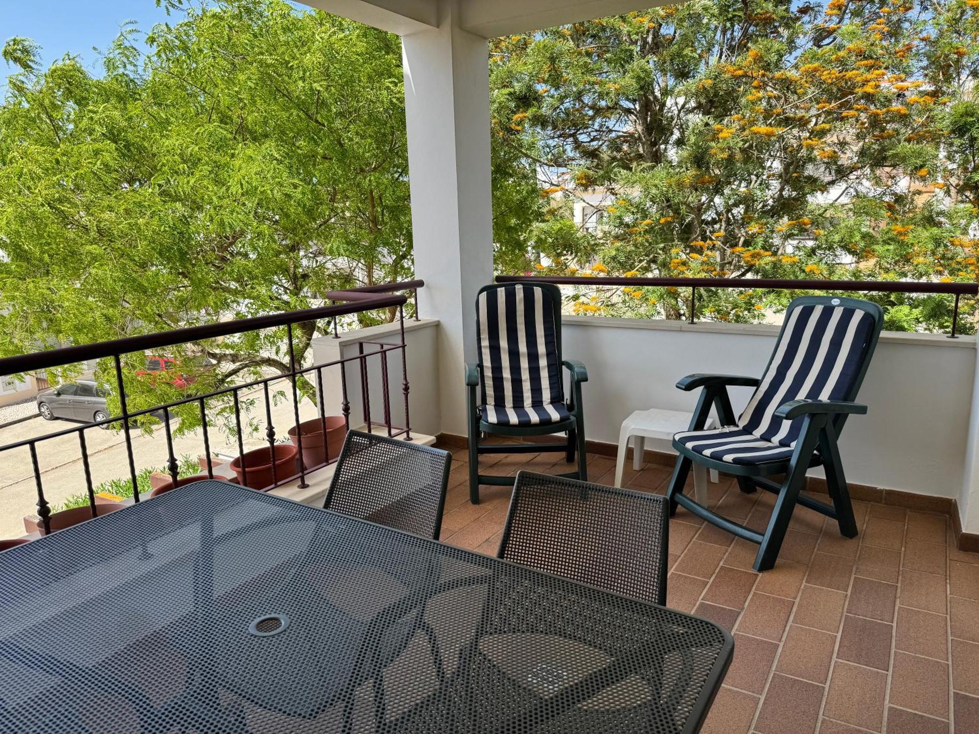 Apartment Albaholm Lagos Bagian luar foto